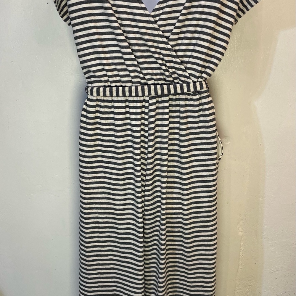 #0198-Old Navy Grey & Off White Striped Jumpsuit W/ Wide-Leg & V-back-S - Picture 3 of 8